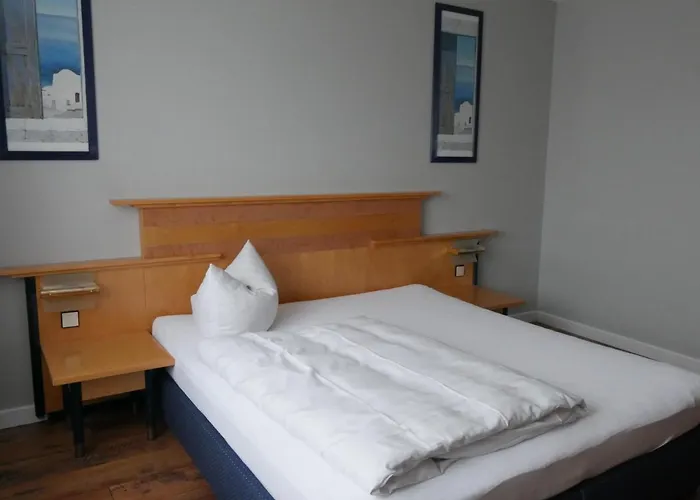 מלון Rheinhessen Gmbh 3*