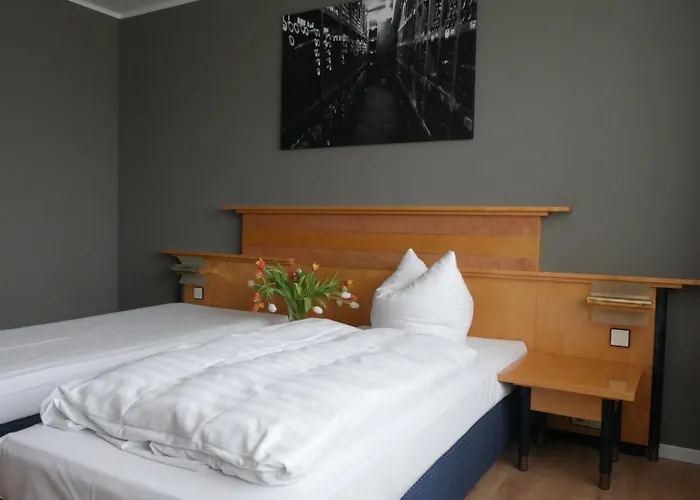 מלון Rheinhessen Gmbh 3*