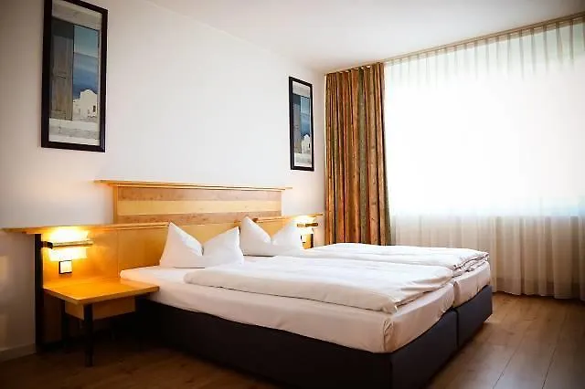 מלון Rheinhessen Gmbh 3*